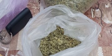 Percheziții în Bihor și Ungaria, în cazul unui grup de traficanți de droguri condus de doi orădeni