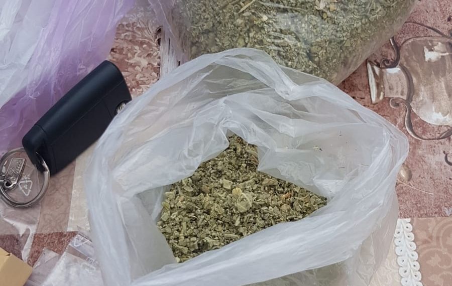 Percheziții în Bihor și Ungaria, în cazul unui grup de traficanți de droguri condus de doi orădeni