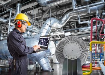Ce prevăd specialiștii | Trei luni de creștere în industrie și comerț, dar și prețuri mai mari
