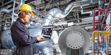 Ce prevăd specialiștii | Trei luni de creștere în industrie și comerț, dar și prețuri mai mari