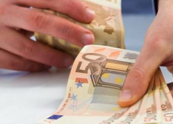 Fals procuror, reținut de DNA. A primit 11.000 de euro ca să intervină în două dosare