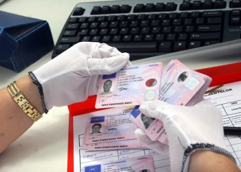 3.000 de euro pentru un permis străin fals. Cum erau ”spălate” documentele și cine le cumpăra