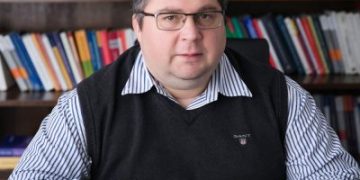 Cele 10 porunci ale judecătorilor care se cred Dumnezeu – varianta unui cunoscut avocat, doctor în drept constituțional