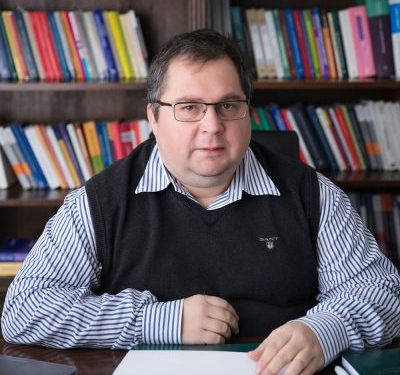 Cele 10 porunci ale judecătorilor care se cred Dumnezeu – varianta unui cunoscut avocat, doctor în drept constituțional