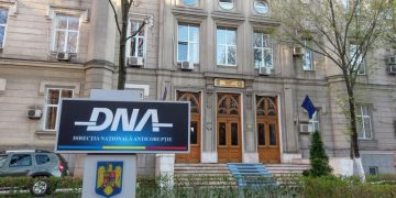 Înțelegerea dintre un general STS și DNA pentru o pedeapsă cu suspendare, respinsă de judecători