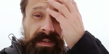 Milionarul acuzat că și-a ucis bunica de 93 de ani rămâne internat la Spitalul de Psihiatrie din Ștei (decizie a Judecătoriei Beiuș)