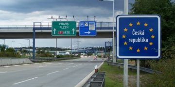 Cehia pune România pe ”lista roșie”. Belgia impune autoizolarea pentru cei ce vin din 27 de județe ale țării