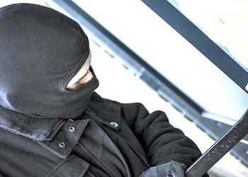 Mergeau la furat echipaţi ca-n filme