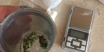 Salontan prins într-o parcare în timp ce vindea amfetamină, condamnat la închisoare pentru trafic de droguri