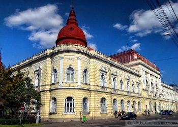 Despăgubiri de 50.000 de euro pentru cinci italieni cărora li s-au anulat diplomele obținute la Facultatea de Medicină din Oradea