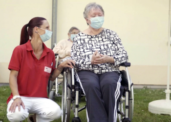 Îngrijitoarele din România pot intra în Austria FĂRĂ TEST