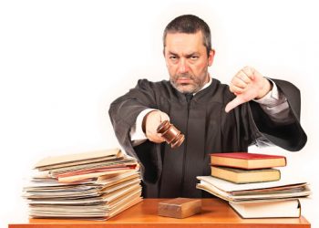 Cele 10 porunci ale judecătorilor care se cred Dumnezeu – varianta unui cunoscut avocat, doctor în drept constituțional