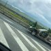 Nici RABLĂ nu-i poți spune | Mașină fără capotă, portiere și numere, oprită de polițiști pe un drum european