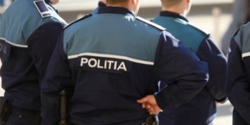 Închisoare cu executare pentru doi polițiști CORUPȚI. Pe lângă mita luată, un agent i-a furat banii unui șofer oprit la control