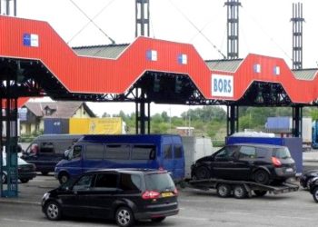 Accesul lucrătorilor transfrontalieri şi tranzitul românilor nu vor fi afectate de ”închiderea” Ungariei