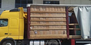 Captură RECORD | Țigări de 2,4 milioane de lei, găsite printre cărămizile din remorca unui TIR
