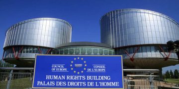 Deși procurorii au RENUNȚAT la acuzații, autoritățile fiscale OBLIGĂ o femeie să plătească daune pentru o evaziune neprobată. Cazul a ajuns la CEDO