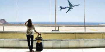 CJUE | Un pasager al cărui zbor a fost anulat ori întârziat poate cere plata compensației în moneda țării în care își are reședința