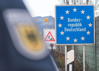 Bihorul rămâne ”zonă de risc” pe lista roșie a Germaniei | Polonia a reluat cursele aeriene regulate dinspre România