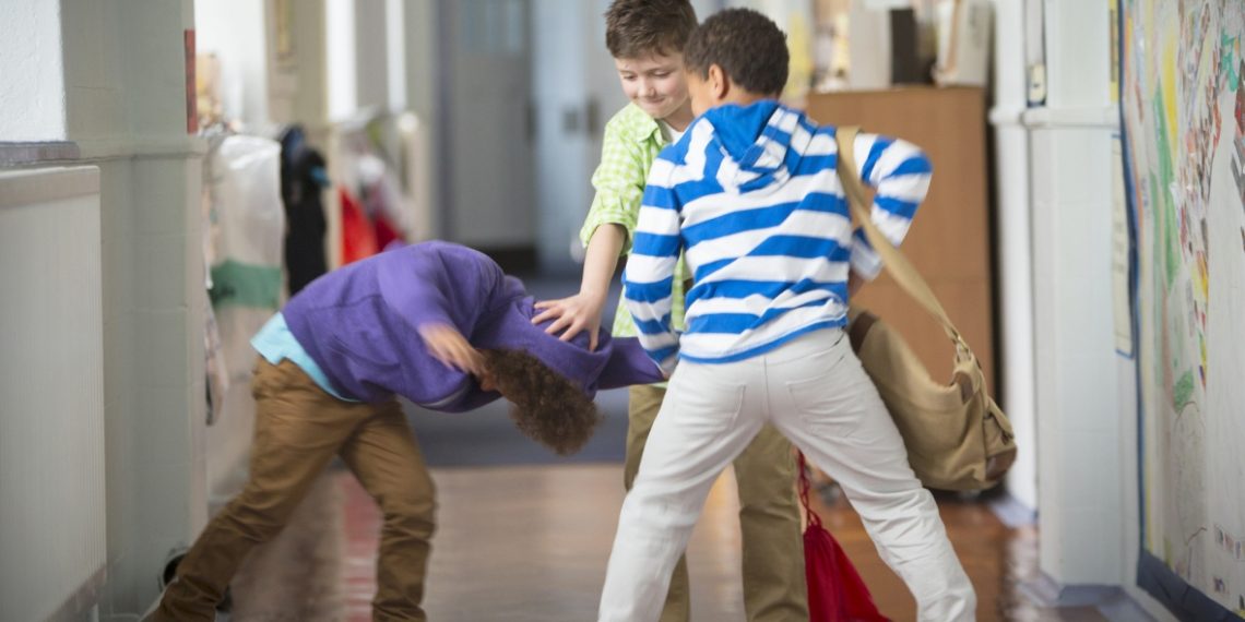 Propunere în urma valului de violență între copii | Minorii să răspundă în funcție de EXISTENȚA DISCERNĂMÂNTULUI, nu de vârsta lor