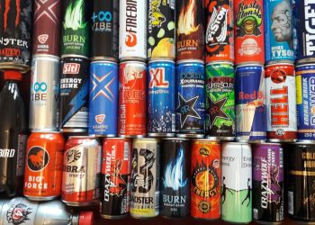 Vânzarea băuturilor energizante, INTERZISĂ minorilor | Produsele nu vor mai fi comercializate în școli, spitale și prin automate (propunere)