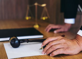 Cererea şi declaraţia pe propria răspundere ce trebuie completate de avocații afectați de pandemie pentru obținerea indemnizaţiei (MODEL)