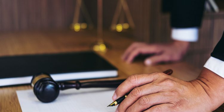 Cererea şi declaraţia pe propria răspundere ce trebuie completate de avocații afectați de pandemie pentru obținerea indemnizaţiei (MODEL)