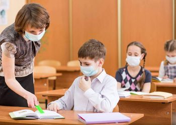 Regulile și recomandările autorităților pentru elevii care se întorc la școală | Când trebuie purtată MASCA și care sunt MOMENTELE-CHEIE în afara orelor