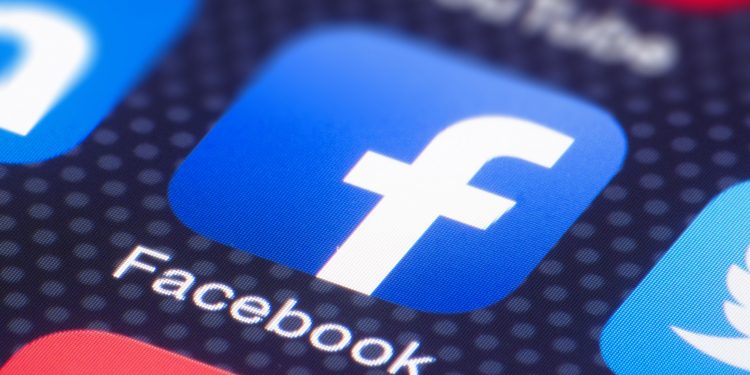 Facebook, învins în instanță de un deputat român |  Judecătorii au obligat rețeaua să șteargă contul fals creat în numele parlamentarului