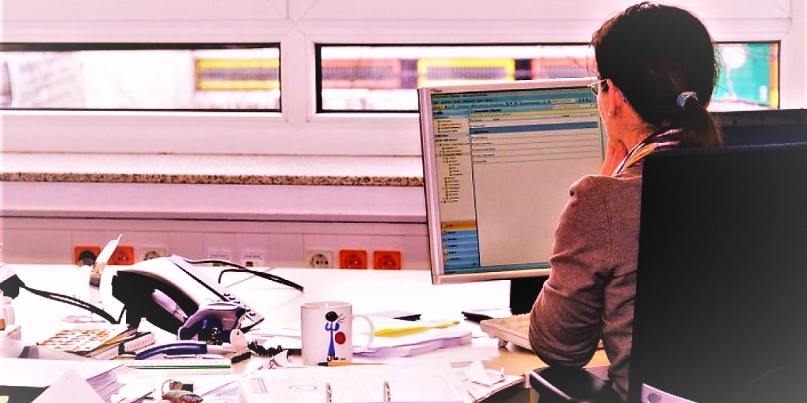 Recurs în interesul legii | În litigiile pentru drepturi salariale, funcționarul public se poate adresa direct instanței