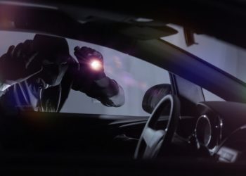 ”Aventurile” unui spărgător de mașini din Oradea | Cum a fost AJUTAT, fără voia lor, chiar de proprietarii vehiculelor