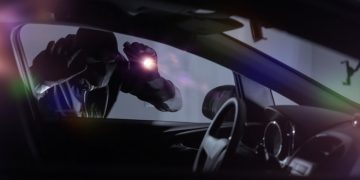 ”Aventurile” unui spărgător de mașini din Oradea | Cum a fost AJUTAT, fără voia lor, chiar de proprietarii vehiculelor