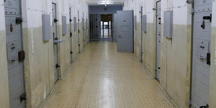 Deținuți morți | Doi bărbați, găsiți fără suflare în aceeași celulă. Un alt deținut a murit în spital