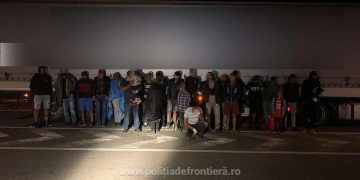 Printre piese auto, spre Ungaria | 25 de sirieni și palestieni au fost găsiți ascunși într-un TIR