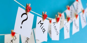 Gata cu ”moda braziliană” | Un copil nu poate avea mai mult de TREI PRENUME. În ce situații poate fi schimbat numele pe cale administrativă