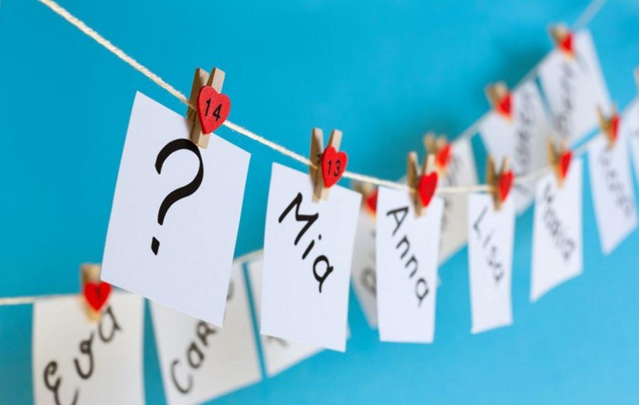 Gata cu ”moda braziliană” | Un copil nu poate avea mai mult de TREI PRENUME. În ce situații poate fi schimbat numele pe cale administrativă