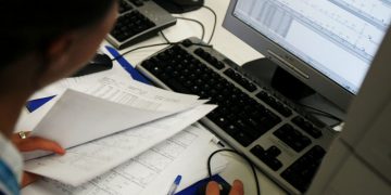 Avocații pot semna și depune unele acte ale firmelor la Registrul Comerțului | Ce alte documente pot ridica sau cere în locul clienților