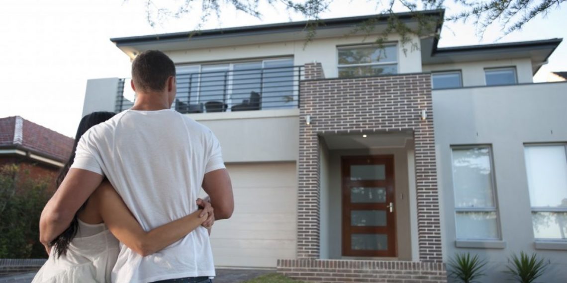 Tinerii căsătoriți pot plăti și AVANSUL pentru locuință ÎN RATE