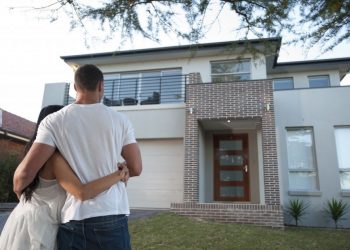 Tinerii căsătoriți pot plăti și AVANSUL pentru locuință ÎN RATE