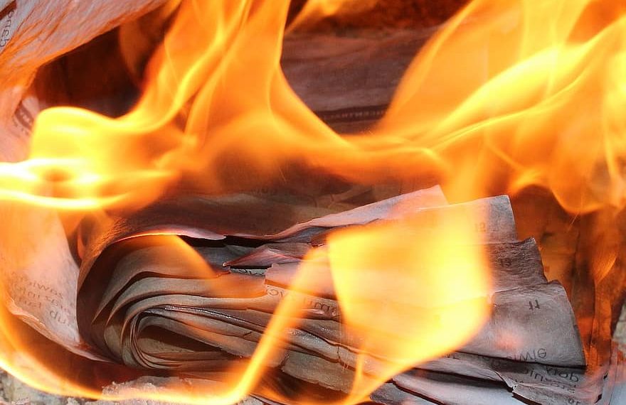 Incendiu la Penitenciarul din Oradea | Focul s-a declanșat în curtea interioară