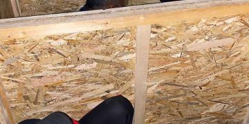 ”Invazie” la granița de vest. 70 de migranți au fost găsiți în trei autotrenuri și un microbuz