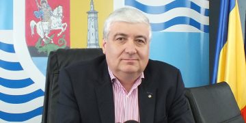 Fost primar, obligat să plătească daune morale după ce a folosit termenul ”țigănie” | ”Termenul, folosit conform DEX”, se apără edilul