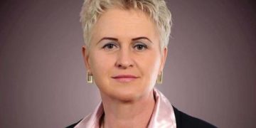 Primărița din Sălacea, acuzată că a luat mită de 858 de ori, de la toți angajații administrației locale, a fost ACHITATĂ