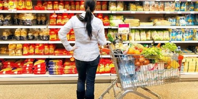 Daune de 25.000 de lei pentru o clientă lovită cu motostivuitorul într-un magazin Kaufland din Oradea