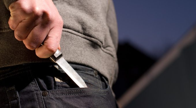 Afgan arestat în Bihor, după ce a ÎNJUNGHIAT un migrant care nu a vrut să treacă înot Crișul Negru spre Ungaria