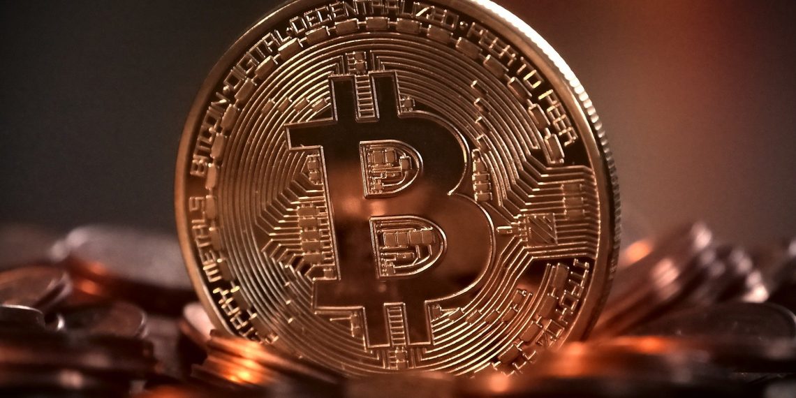EXPLOZIA Bitcoin | Criptomoneda a atins un record de 15.000 de dolari