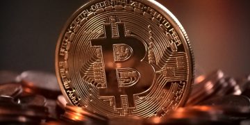 EXPLOZIA Bitcoin | Criptomoneda a atins un record de 15.000 de dolari
