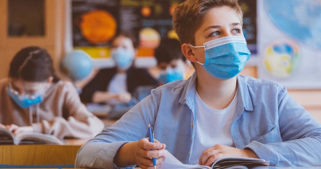 Echipamente de protecție, CONTAINERE sanitare mobile pentru școli și tablete pentru învățământul online, cumpărate prin PROIECTE europene