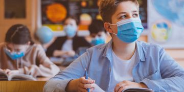 Echipamente de protecție, CONTAINERE sanitare mobile pentru școli și tablete pentru învățământul online, cumpărate prin PROIECTE europene