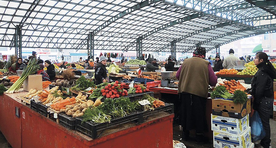 Ce soluții au găsit primarii din Bihor ca să țină deschise piețele